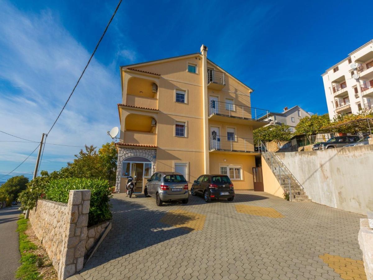 Apartment Roko *